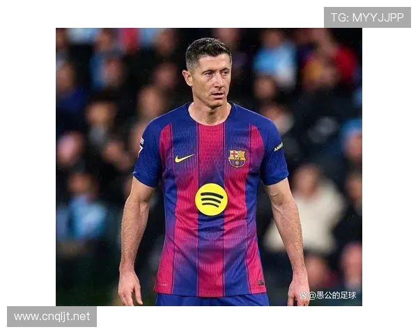 莱万多夫斯基禁区嗅觉与跑位能力解析:进球模型如何形成 莱万多夫斯基禁区嗅觉与跑位能力解析:进球模型如何形成