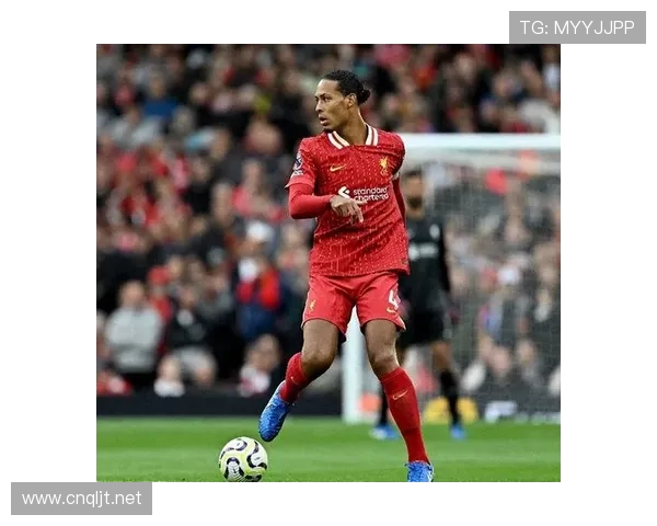 范戴克：欧足联年度最佳球员中的中卫代表解析