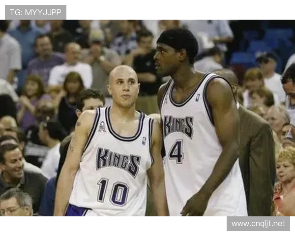 克里斯·韦伯内线高效策应对比同时代中锋优势明显